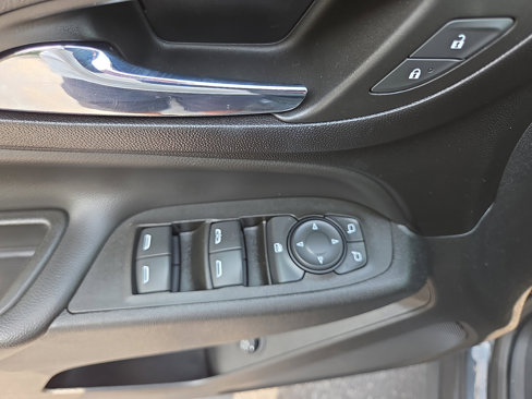Used 2022 Chevrolet Equinox LT image 33