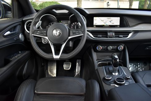 Used 2018 Alfa Romeo Stelvio Ti Sport image 15
