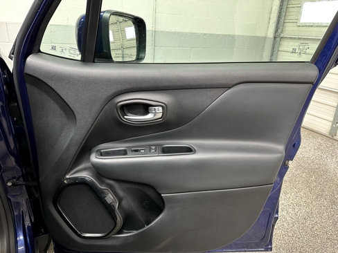 Used 2018 Jeep Renegade Altitude image 26