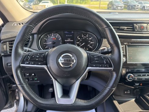 Used 2019 Nissan Rogue SV image 12