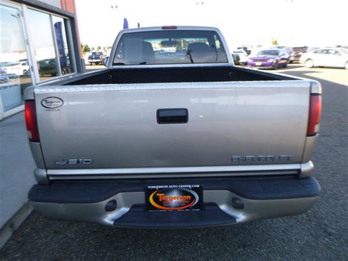 Used 2001 Chevrolet S10 Pickup LS w/ Preferred Equipment Group image 14