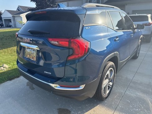 Used 2020 GMC Terrain SLT image 3