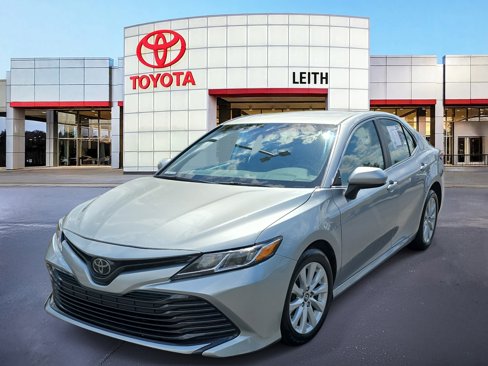 Used 2019 Toyota Camry LE image 1