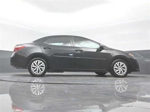 Used 2019 Toyota Corolla LE image 24