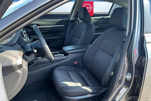 Used 2023 Nissan Altima 2.5 SV image 18