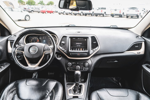 Used 2016 Jeep Cherokee Limited image 24