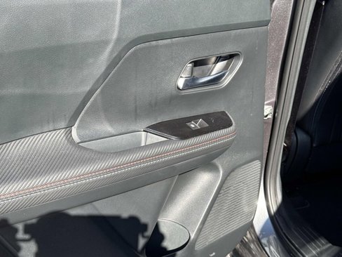 Used 2025 Nissan Kicks SR w/ SR Premium Package image 10