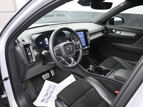 Certified 2022 Volvo XC40 P8 Recharge Ultimate image 14