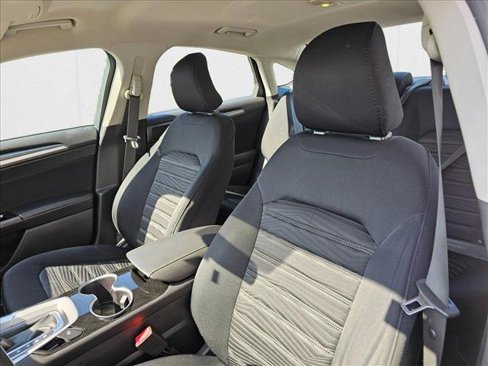 Used 2016 Ford Fusion SE image 17