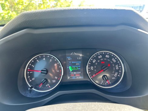 Certified 2022 Toyota RAV4 LE image 9