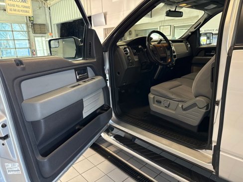 Used 2013 Ford F150 XLT w/ XLT Chrome Pkg image 13