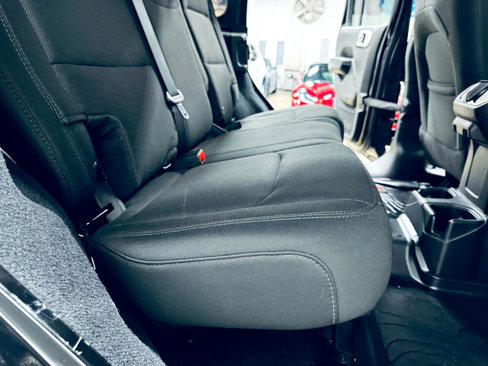 Used 2018 Jeep Wrangler Unlimited Sport S image 36