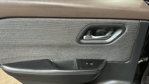 Used 2021 Nissan Rogue SV image 38