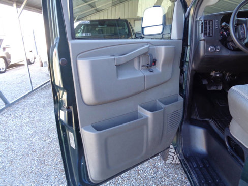 Used 2016 GMC Savana 3500 LT w/ LT Preferred Equipment Group image 32