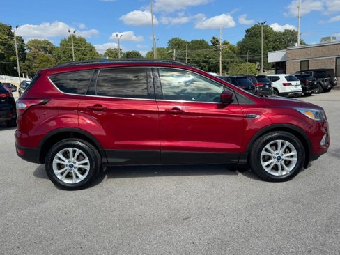 Used 2018 Ford Escape SE image 2