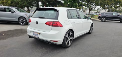 Used 2015 Volkswagen Golf 4-Door image 5