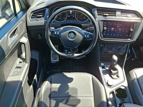 Used 2021 Volkswagen Tiguan SE R-Line image 11