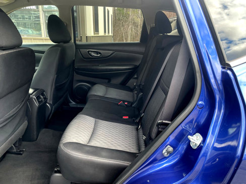 Used 2017 Nissan Rogue SV image 9