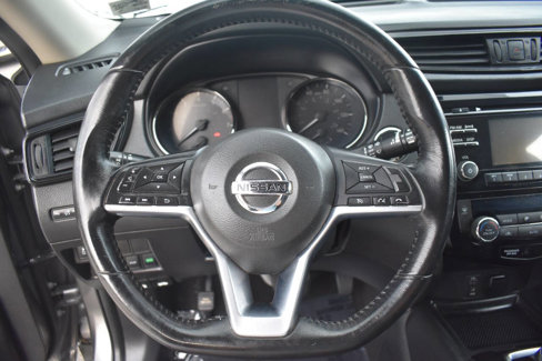 Used 2017 Nissan Rogue SV image 18