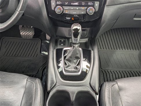 Used 2019 Nissan Rogue SL w/ Premium Package image 18