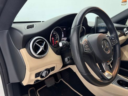 Used 2017 Mercedes-Benz CLA 250 image 34