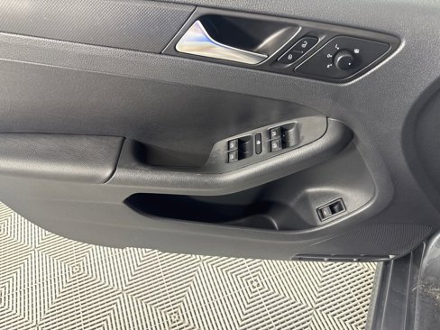 Used 2011 Volkswagen Jetta SE image 11