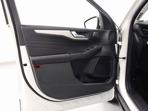 Used 2022 Ford Escape SEL w/ Technology Package image 17