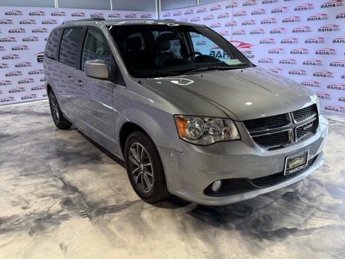 Used 2017 Dodge Grand Caravan SXT image 5