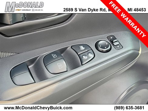 Used 2020 Nissan Kicks S image 18