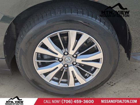 Used 2018 Nissan Pathfinder SV image 8
