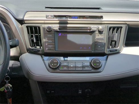 Used 2013 Toyota RAV4 XLE image 19