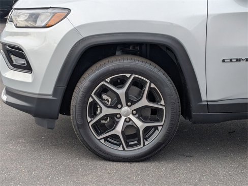 New 2024 Jeep Compass Limited image 15