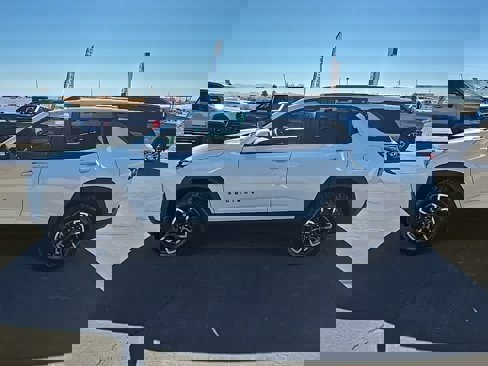New 2026 Chevrolet Equinox ACTIV w/ Convenience Package III image 6