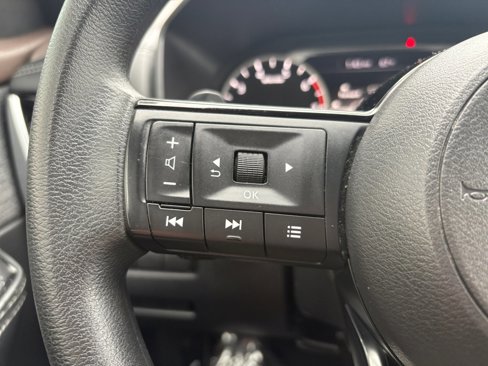 Used 2021 Nissan Rogue SV image 11