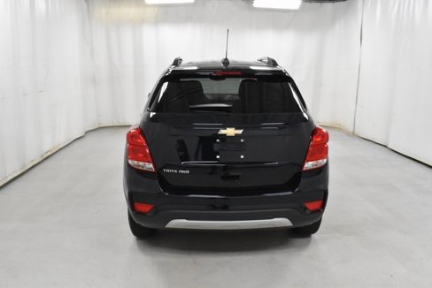 Used 2022 Chevrolet Trax LT w/ LT Convenience Package image 6