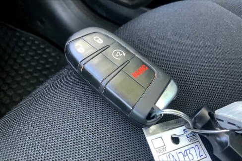 Used 2022 Jeep Renegade Latitude w/ Convenience Group image 14