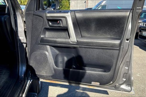 Used 2013 Toyota 4Runner SR5 image 21