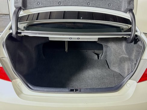 Used 2017 Toyota Camry SE image 20