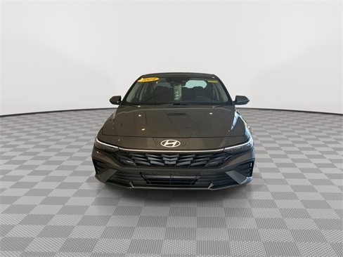 Used 2024 Hyundai Elantra SEL image 4