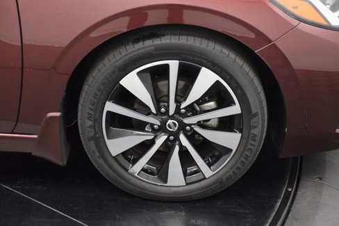 Used 2022 Nissan Sentra SV w/ SV Premium Package image 11