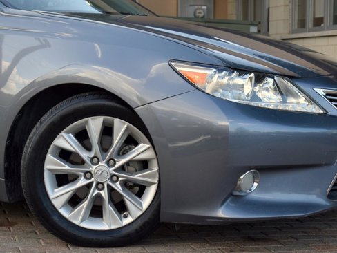 Used 2013 Lexus ES 300h image 5