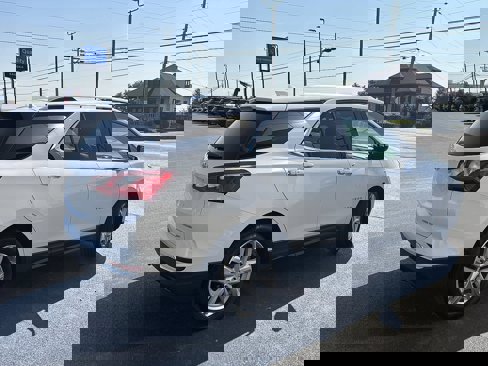 Used 2019 Chevrolet Equinox Premier image 4