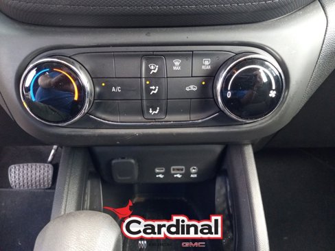 Used 2021 Chevrolet TrailBlazer LS image 28