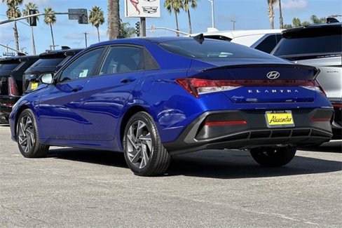 Certified 2025 Hyundai Elantra Sport image 6
