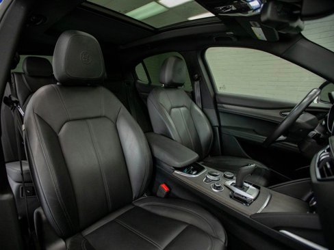 Used 2022 Alfa Romeo Stelvio Ti image 28