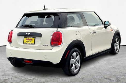 Used 2017 MINI Cooper 2-Door Hardtop image 5