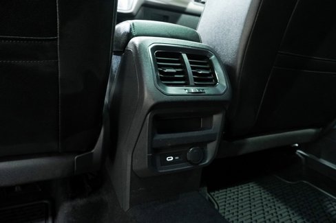 Used 2024 Volkswagen Tiguan SE R-Line image 11