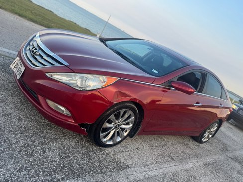 Used 2013 Hyundai Sonata SE w/ Navigation & Sunroof Pkg image 2