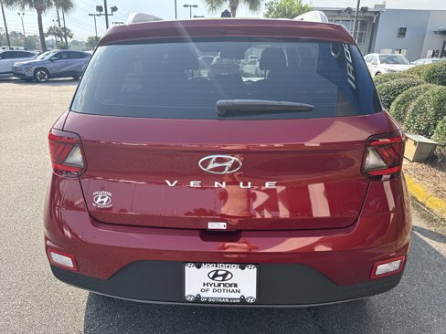 New 2025 Hyundai Venue SEL image 3