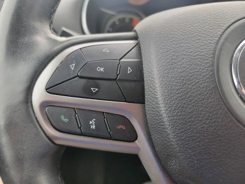 Used 2019 Jeep Cherokee Limited w/ Luxury Group image 19